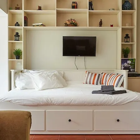 Apartament Adorable And Comfortable Studio With Free Parking *