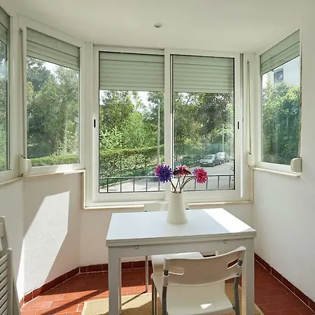 Apartment Adorable And Comfortable Studio With Free Parking Cascais