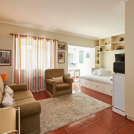 Apartment Adorable And Comfortable Studio With Free Parking *