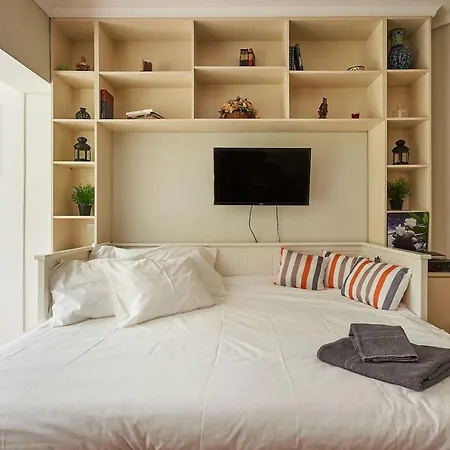 Adorable And Comfortable Studio With Free Parking