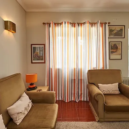 Adorable And Comfortable Studio With Free Parking *